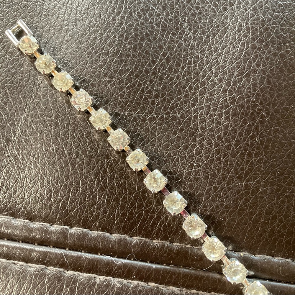 💜EUC Faux Diamond Tennis Bracelet